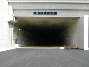 若戸トンネル（明色排水性舗装）｜原鉱業株式会社の施工事例;;::