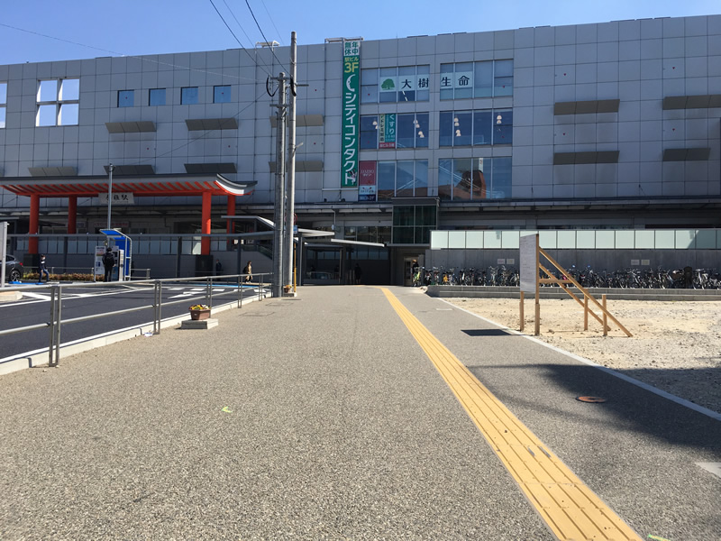 JR香椎駅(透水性脱色アスファルト舗装)